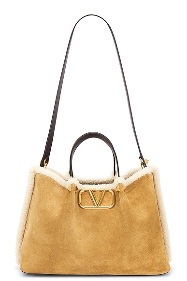 V Logo Signature Medium Tote Bag