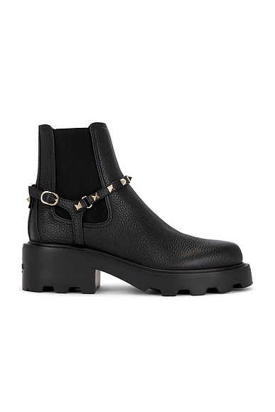 Valentino Garavani Rockstud Beatle Boot in Nero
