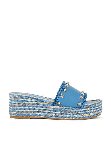 Valentino Garavani Rockstud Flatform Espadrille Slide in Denim, Naturale, & Denim