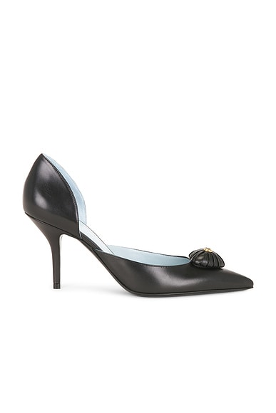 Valentino Garavani Coeur Royal Dorsay Pump in Nero