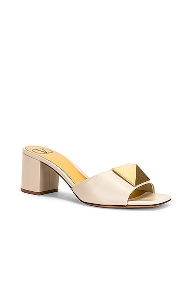 Shop Valentino One Stud Mules In Light Ivory