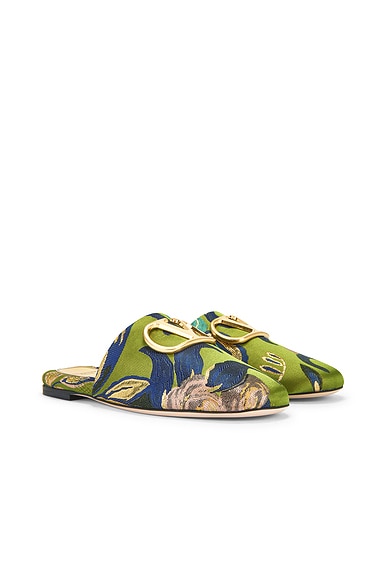 V Logo Signature Slipper