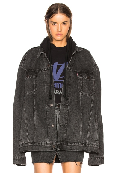 VETEMENTS x Levis Oversized Denim Jacket in Black | FWRD