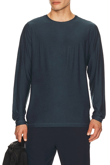 Vuori Strato Tech Long Sleeve Tee in Navy Heather