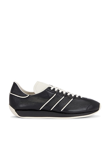 Y-3 Yohji Yamamoto Y-3 Country Sneaker in Black & Talc