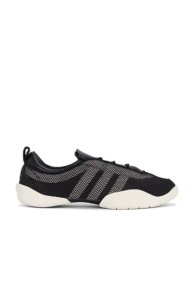 Y-3 Yohji Yamamoto | Spring 2025 Collection | FWRD
