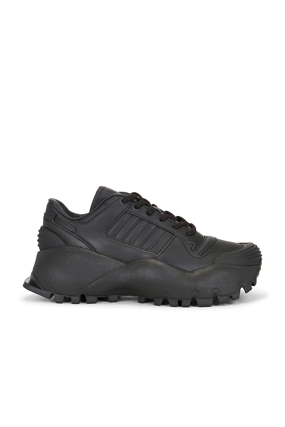 希少サイズ39‼️Eytys ANGEL CANVAS ミッドトップスニーカー Eytys Angel Canvas in Black | FWRD