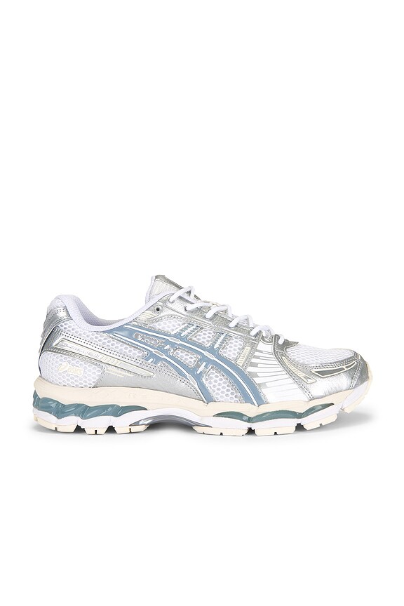 Asics GEL-KAYANO 20 Sneaker in Gravel & Pure Silver | FWRD