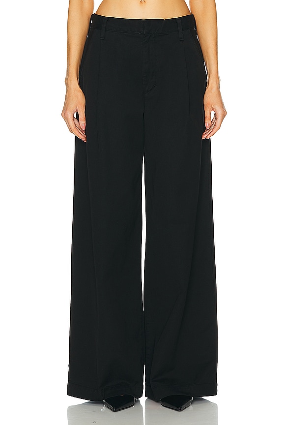 Jean Paul GAULTIER　レースガーデン Jean Paul Gaultier Oversize Lace Jogging Pant in Black | FWRD