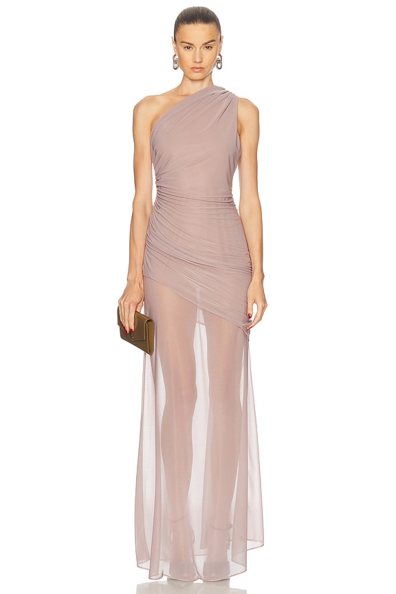 Qizlar ishtiyoq bilan ogziga tikka yopishdi