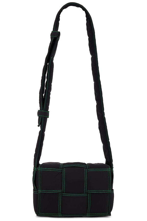 ショルダーバッグ BOTTEGA VENETA Black Small Padded Tech Cassette bag Padded Tech Cassette Small shoulder bag in black - Bottega