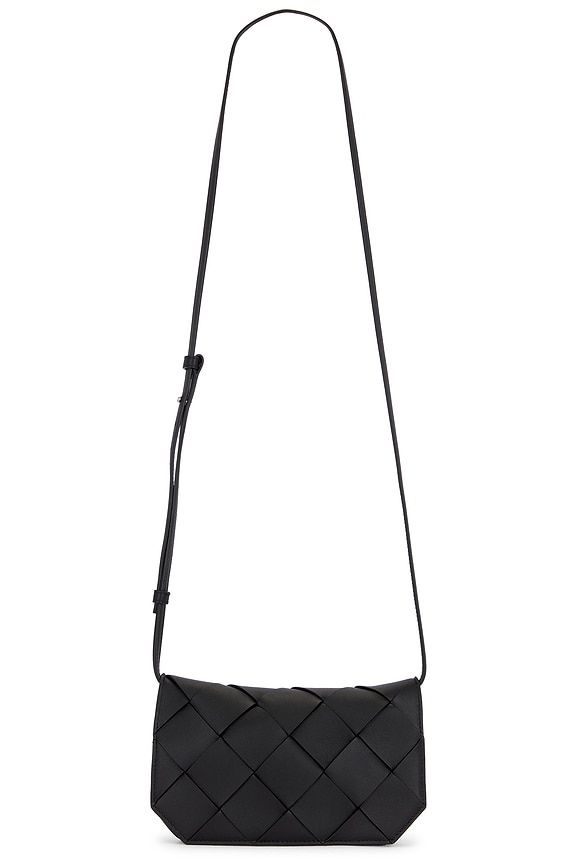 BOTTEGA VENETA(正規品/送料関税込み)INTRECCIATO CAMERABAG Bottega Veneta® Men's Intrecciato Camera Bag in Black. Shop
