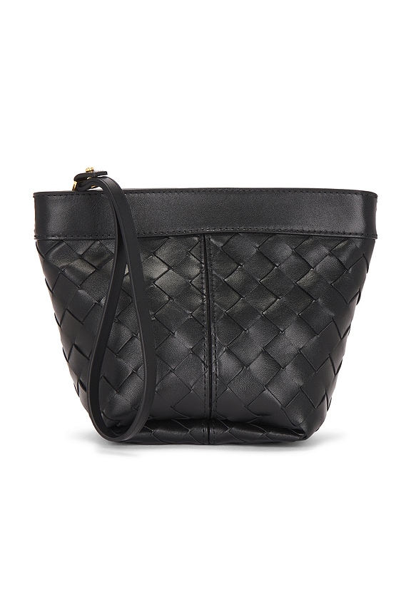【関税&送料込み】Saint Laurent Bucket Bags Saint Laurent New Medium Bucket Bag in Noir | FWRD