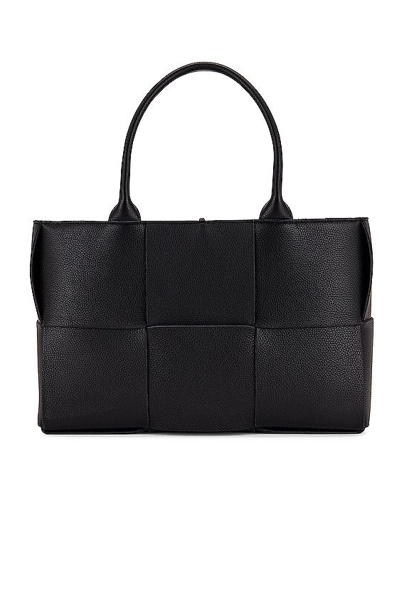 【関税込み】Bottega Veneta ネイビー＆ホワイト Wallace バッグ Bottega Veneta: ネイビー＆ホワイト Wallace バッグ | SSENSE 日本