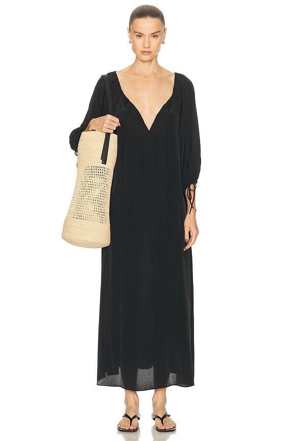 TOTEME 242WRD2197FB0115132 関税送料込 Toteme Satin Knot Dress in Black | FWRD