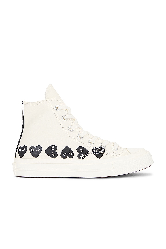 COMME des GARCONS PLAY Converse Multi Heart Low Top in Beige