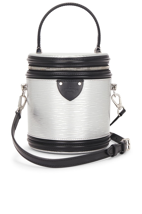 FWRD Renew Chanel Coco Cabas Denim Large Hobo Bag in Dark Blue | FWRD