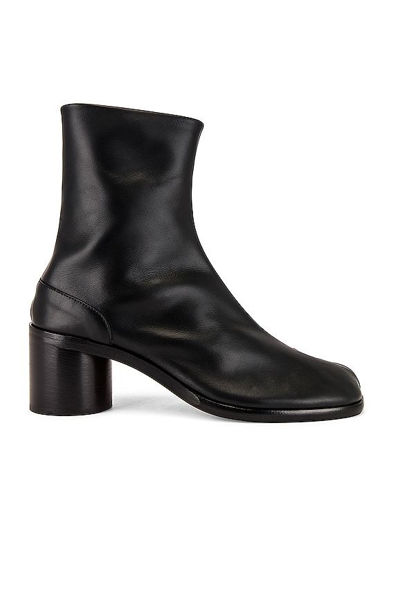 Maison Margiela Ankle Tabi in White | FWRD
