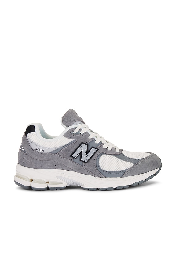 New Balance 990 Sneaker in Grey | FWRD