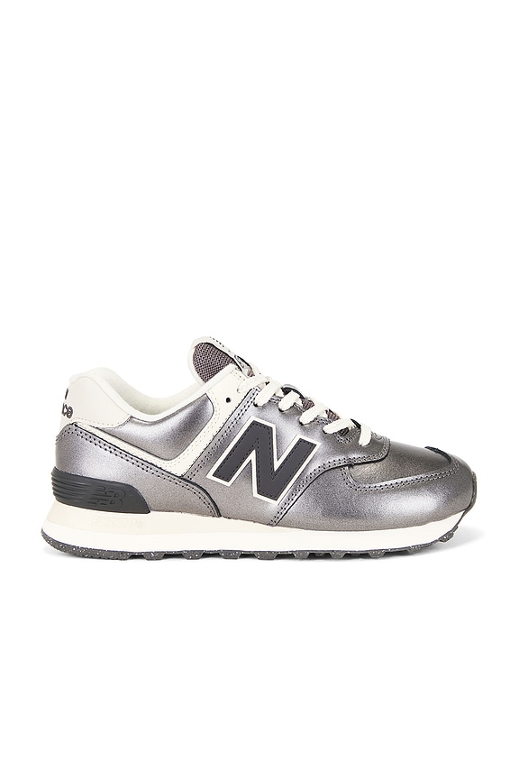 NY様 New Balance 327 Sneaker in Black Metallic & Castlerock | FWRD