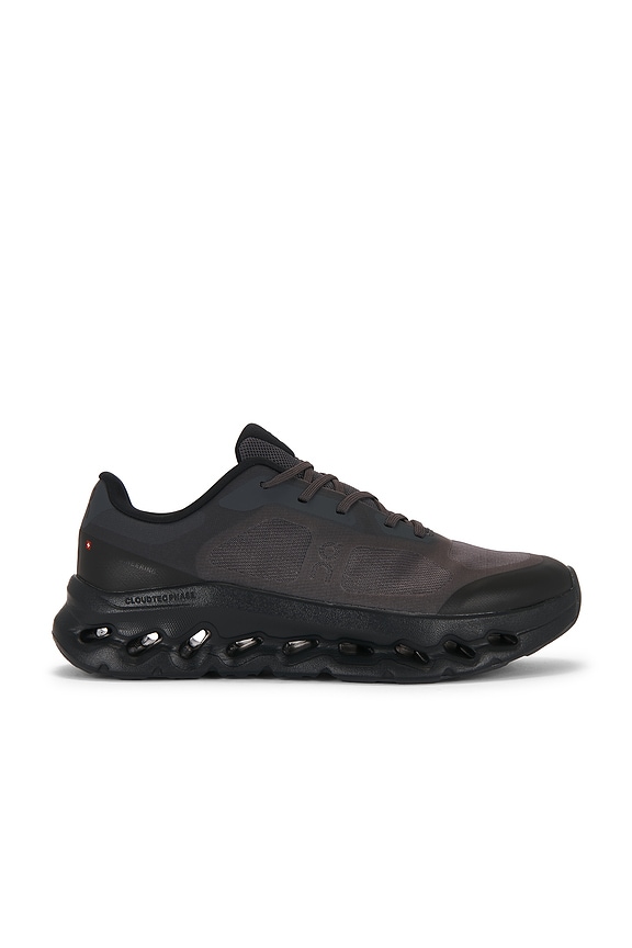 On x Post Archive Faction (PAF) Cloudventure Peak in All Black | FWRD