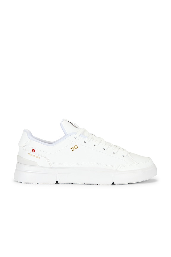 On The Roger Centre Court in White & White | FWRD