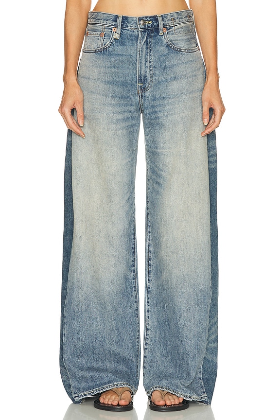 デニム・ジーパン Bottega Veneta Light Grey Flared Jeans Bottega Veneta デニム - Light Grey | FWRD