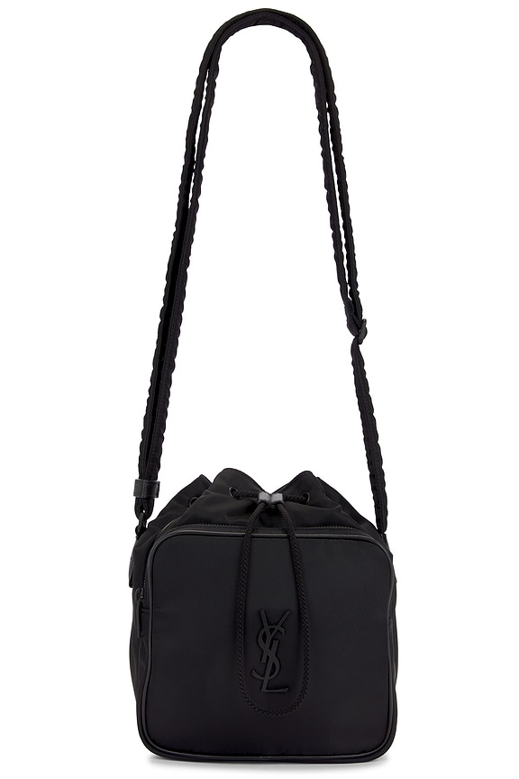 【BOTTEGA VENETA】カセット バッジホルダー Bottega Veneta CASSETTE バッジホルダー - Black & Parakeet | FWRD