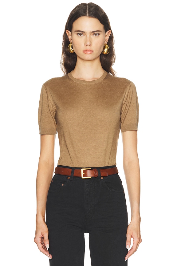 Khaite / ケイト | カシミヤ クロップド ニット | S | キャメル | レディース KHAITE Cecil Cashmere Sweater in Camel | FWRD