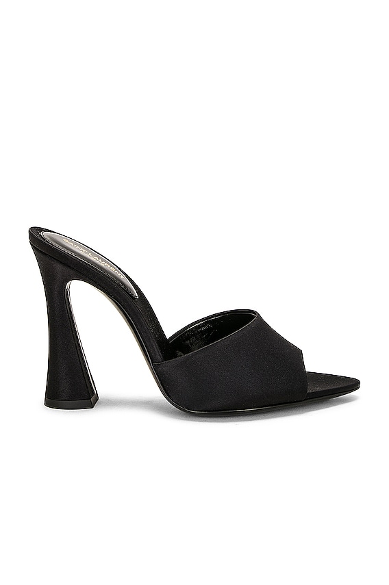 サンダル・ミュール BOTTEGA VENETA SS24 MULE \"CHA-CHA\" (787037 V4BO04464) Bottega Veneta Cha Cha Mule Sandal in Black | FWRD