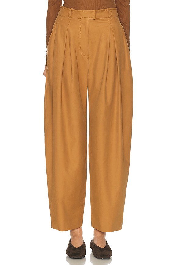 MAICHI　ザロウ　THE ROW CASSANDRA パンツ 19万 The Row Cassandra Pant in Dark Camel | FWRD
