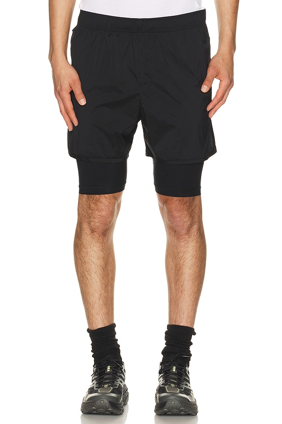 alo 7' Conquer React Performance Short in Mushroom | FWRD