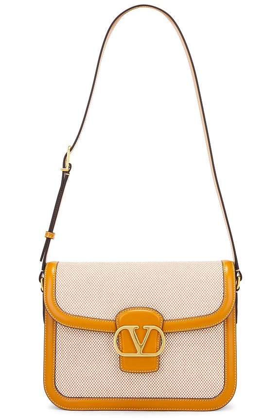 【関税＆送料込み】Valentino Garavani Vanity Bag Valentino Garavani Vain Vanity Bag in Nero | FWRD