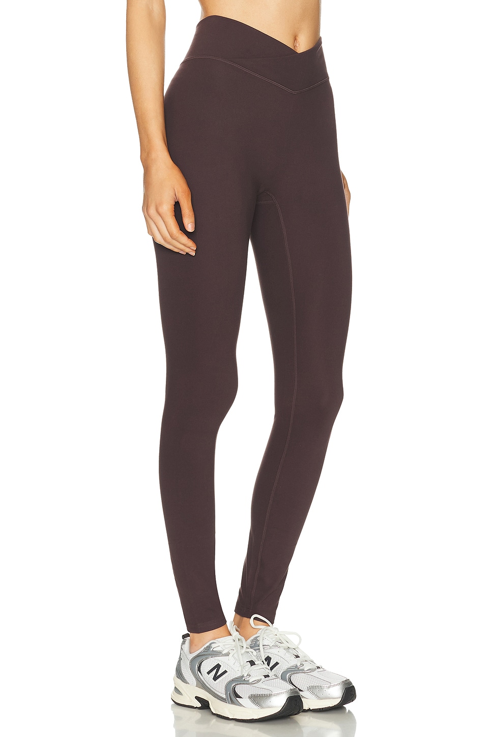 437 The V Legging In Brown
