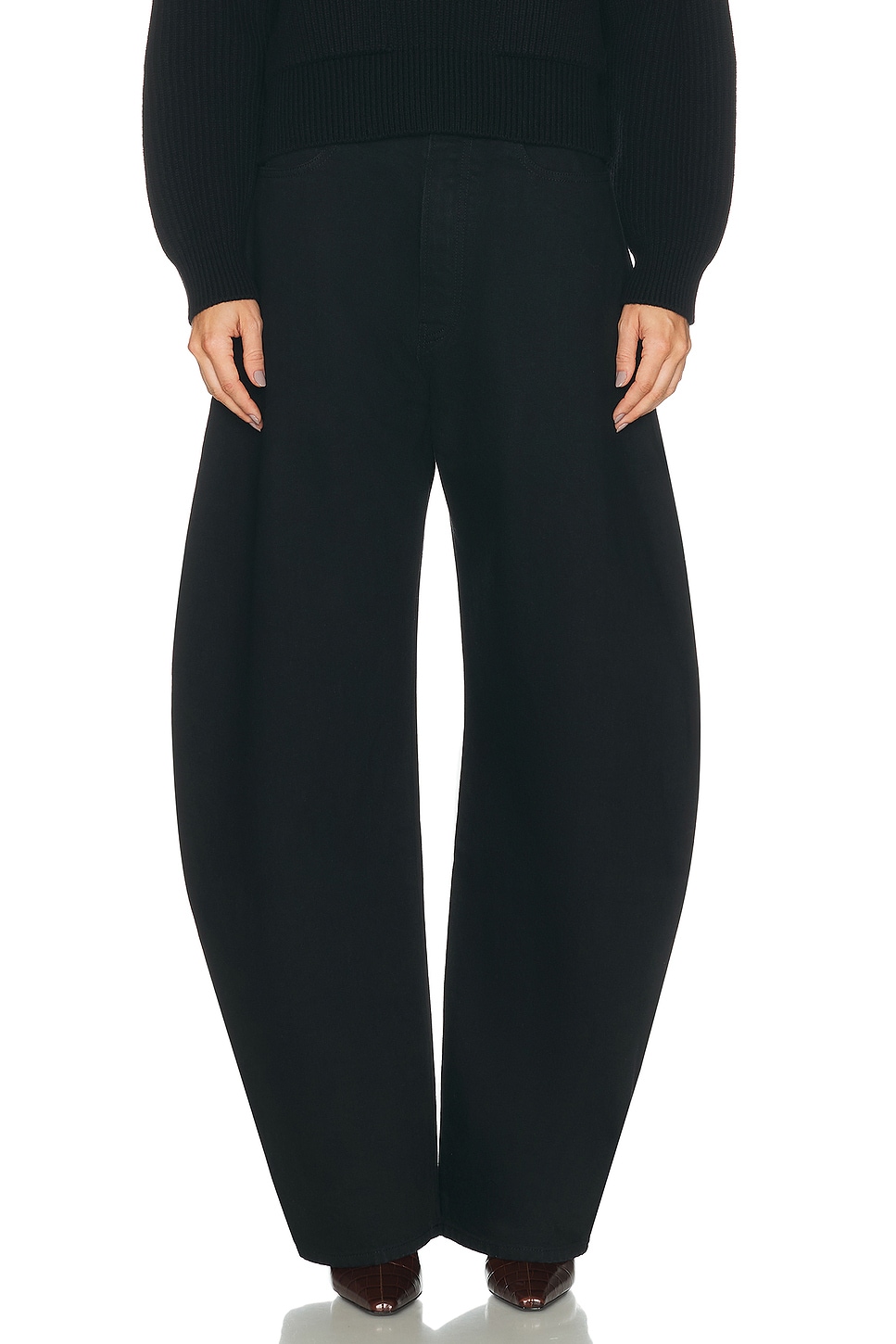 ALAÏA Round Leg in Black