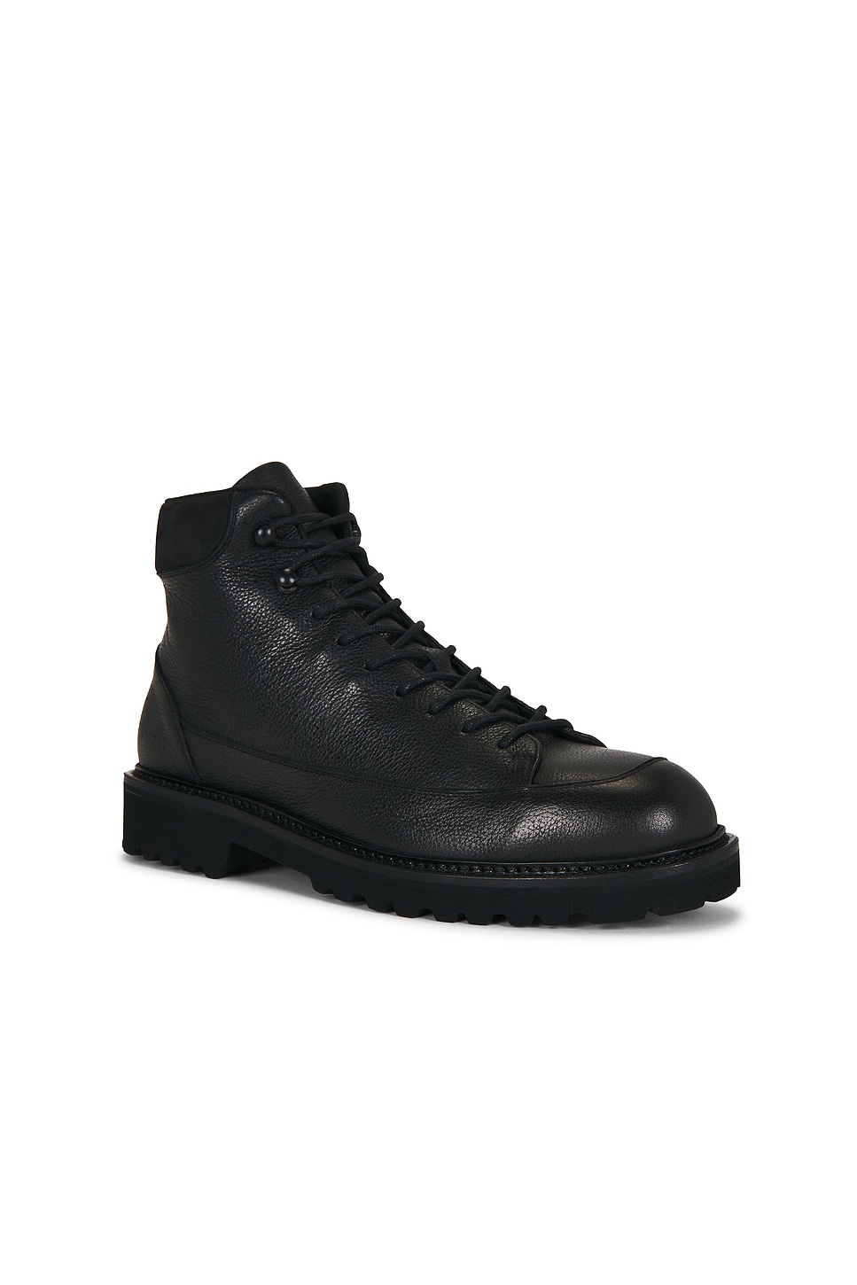 COMMON PROJECTS 피우마 가죽 하이커 부츠