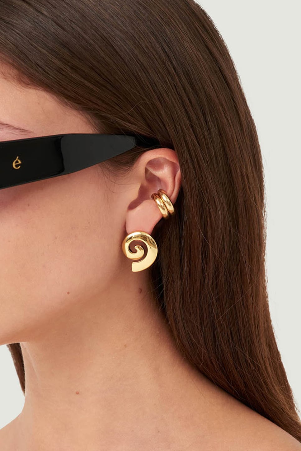 Shop Eliou Swirl Earring In Gold