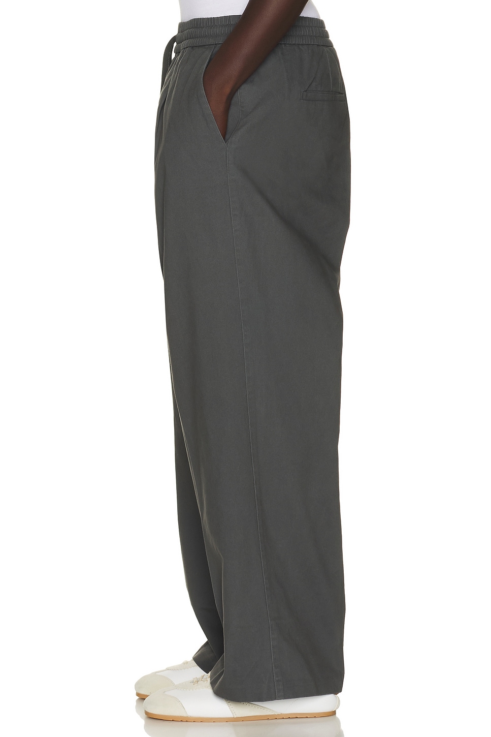 Essentials Pleat Front Drawstring Pant In Gray
