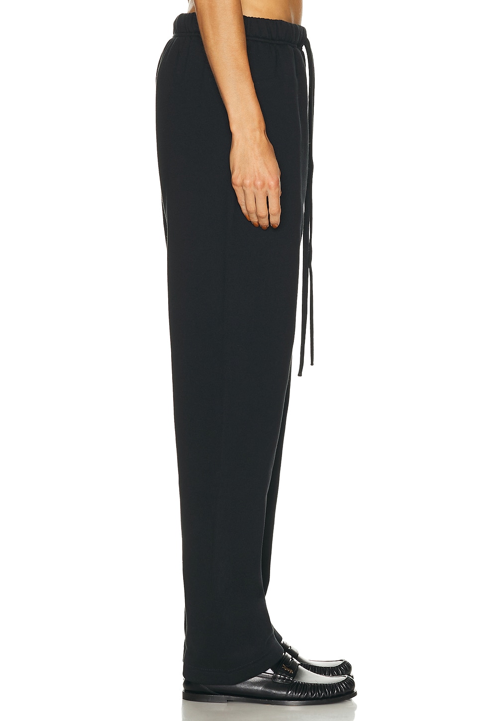 Essentials Fleece Relaxed Sweatpant In Black