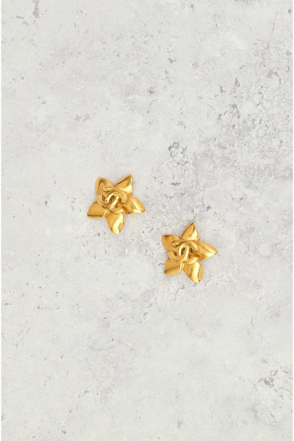 Pre-owned Chanel Coco Mark Flower Earrings In Gold