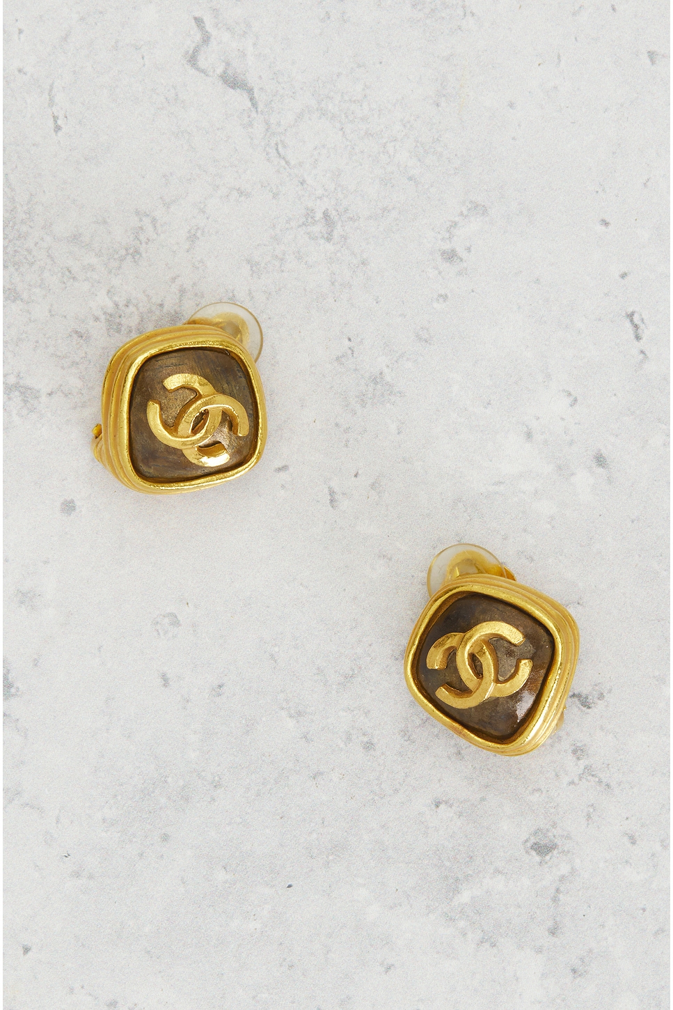 Pre-owned Chanel Coco Mark Stone Earrings In Gold