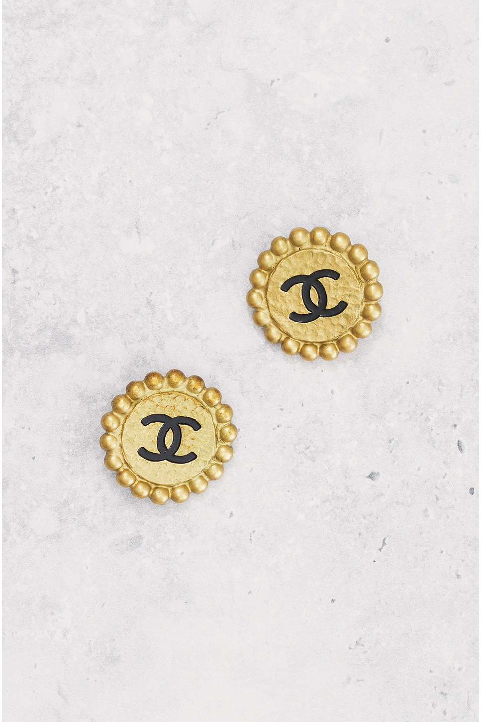 Pre-owned Chanel Coco Mark Clip-on Earrings In Gold