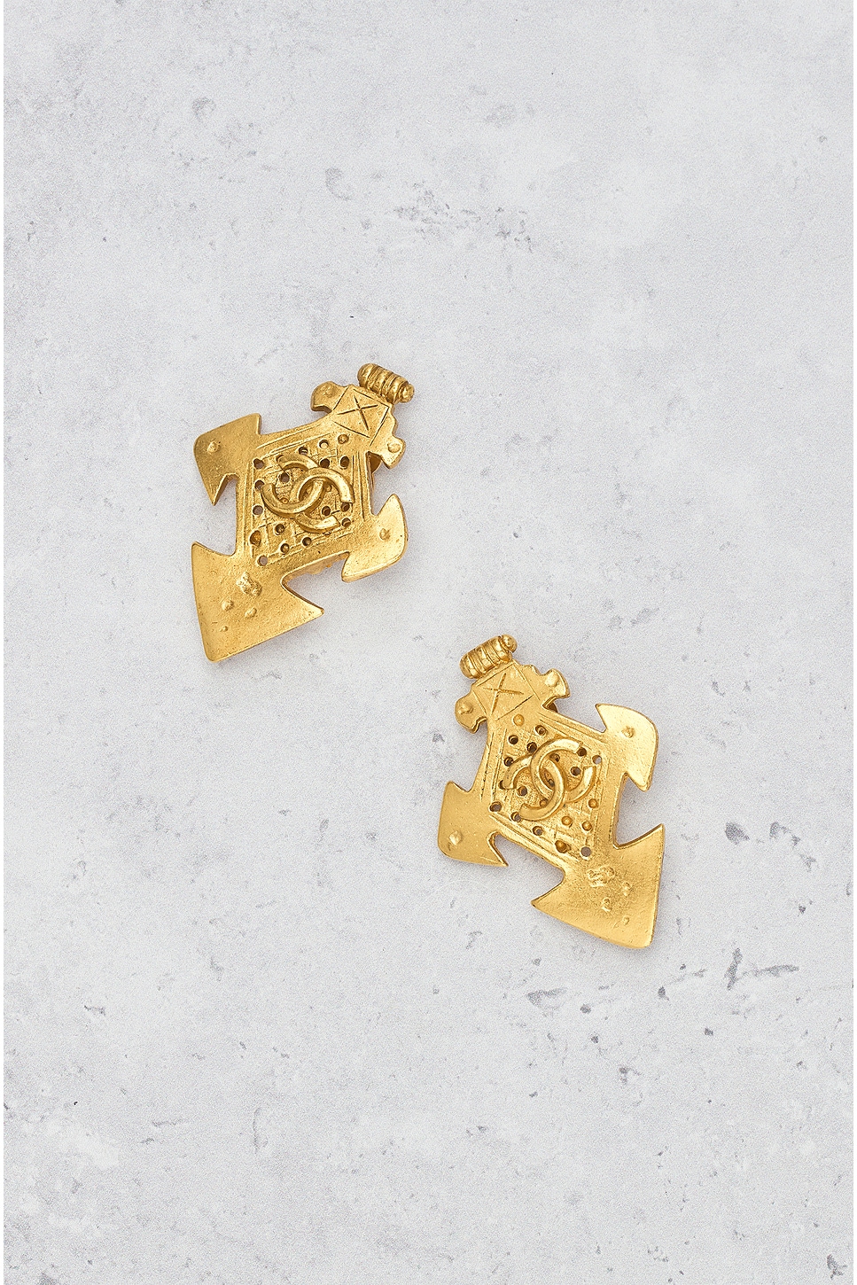 Pre-owned Chanel Coco Mark Earrings In Gold