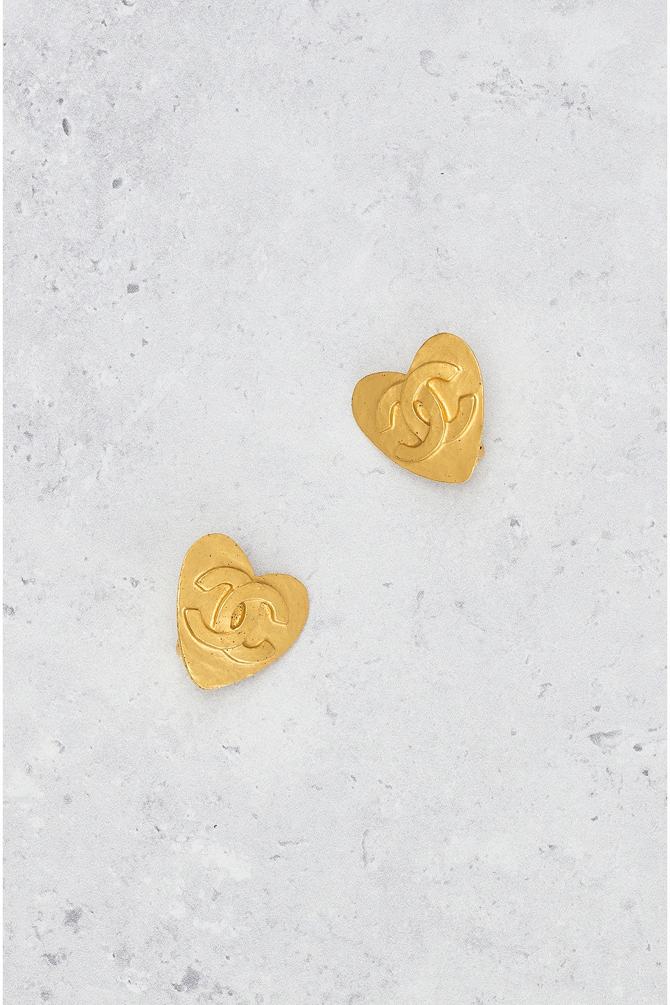 Pre-owned Chanel Coco Mark Heart Clip-on Earrings In Gold