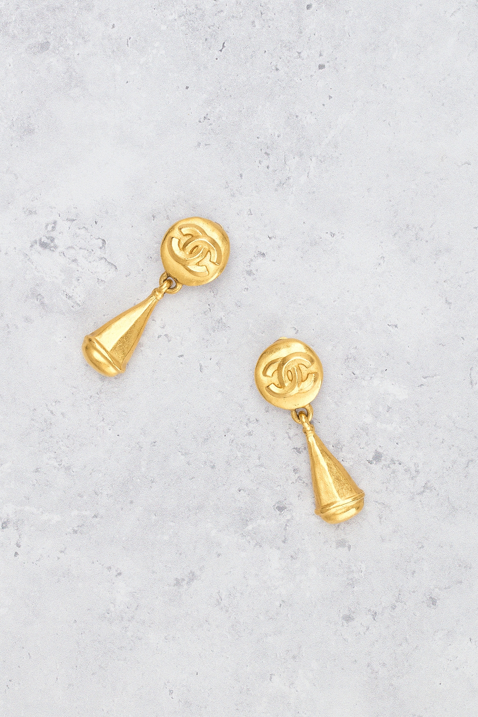 Pre-owned Chanel Coco Mark Earrings In Gold