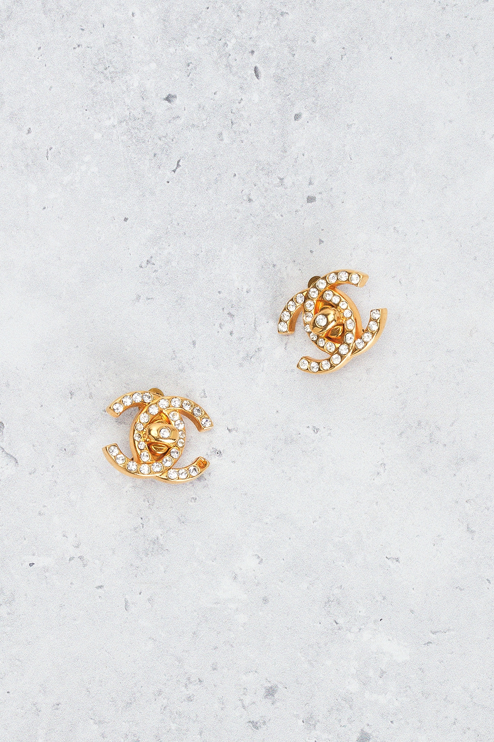 Pre-owned Chanel 1996 Cc Rhinestone Turnlock Clip-on Earrings In Gold