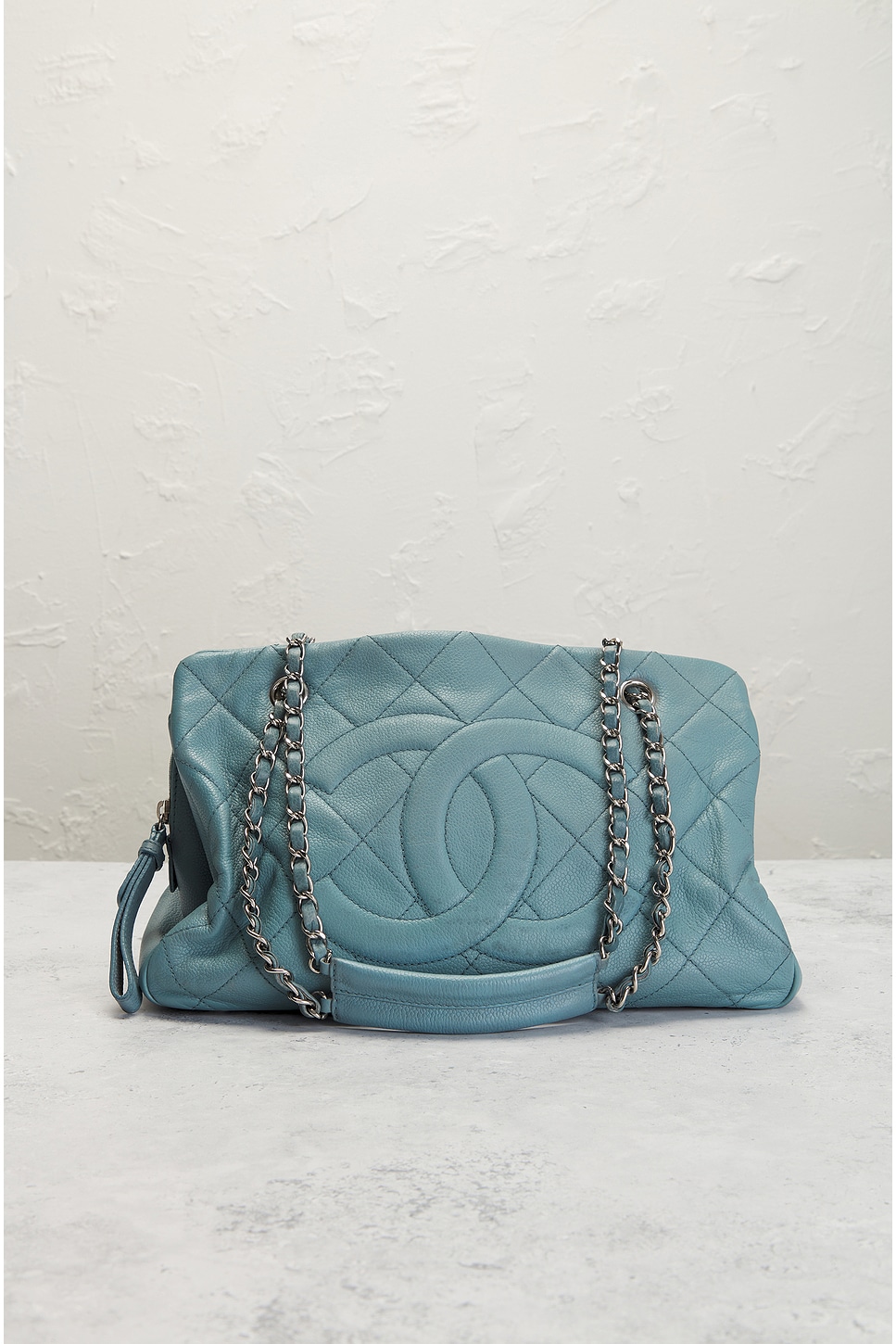 Pre-owned Chanel Matelasse Caviar Chain Shoulder Bag In Blue