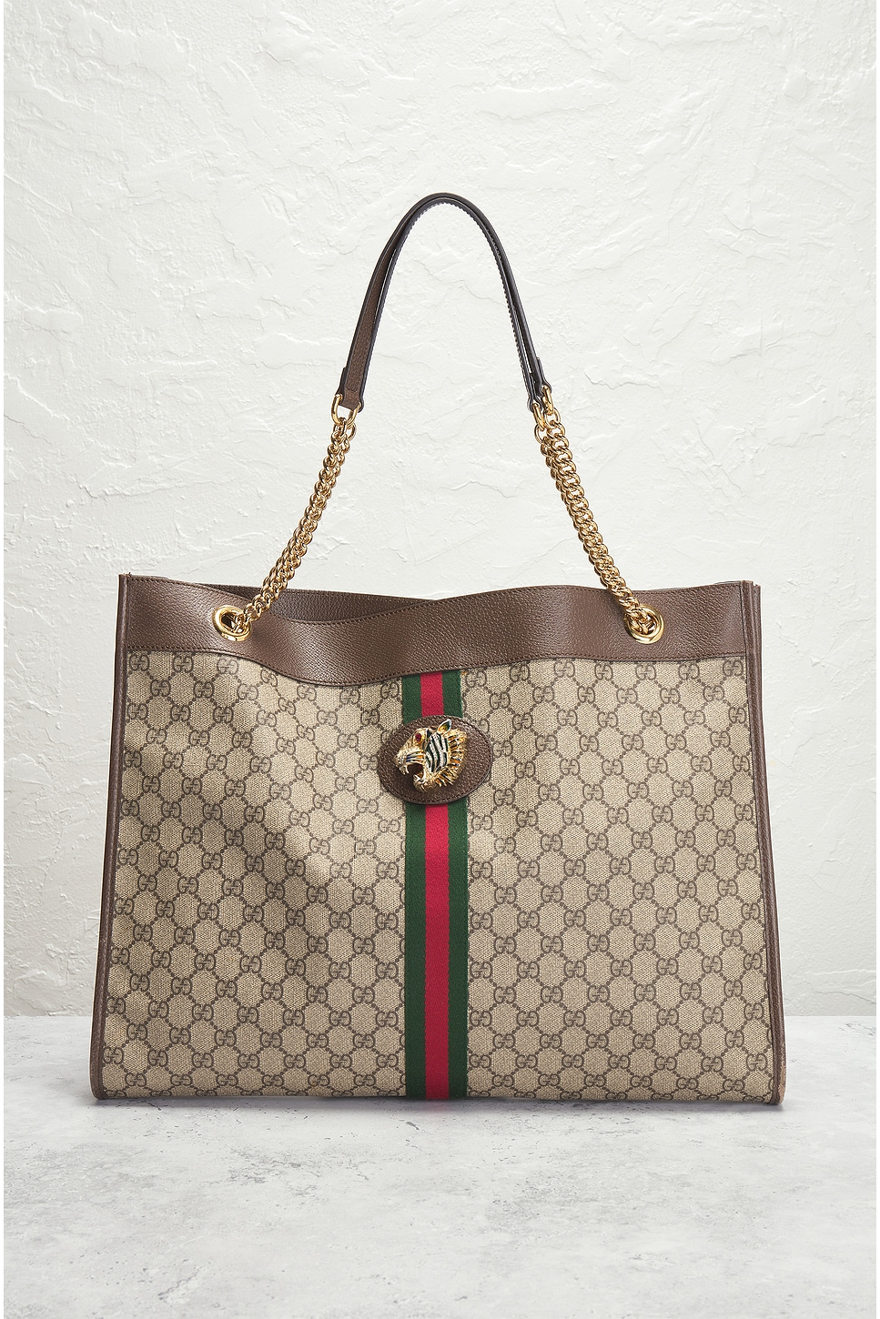 Shop Gucci Gg Supreme Ophidia Chain Tote Bag In Beige