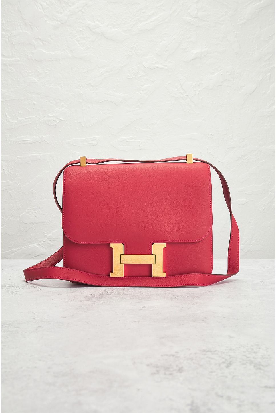 Pre-owned Hermes Constance 24 Shoulder Bag In Red