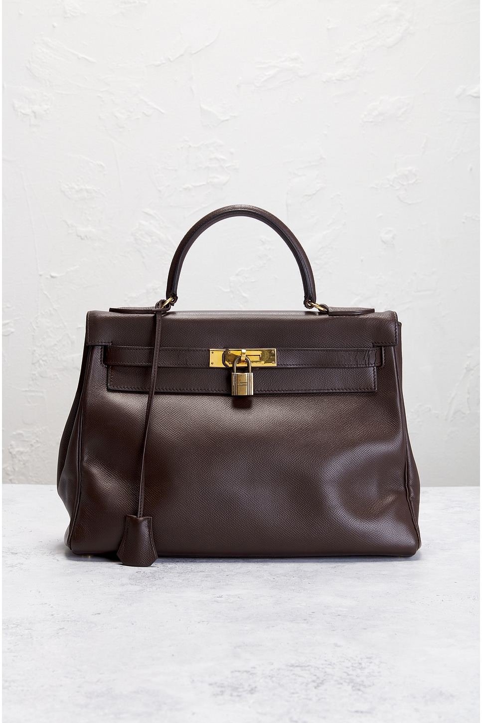 Pre-owned Hermes Courchevel Kelly 32 Handbag In Brown